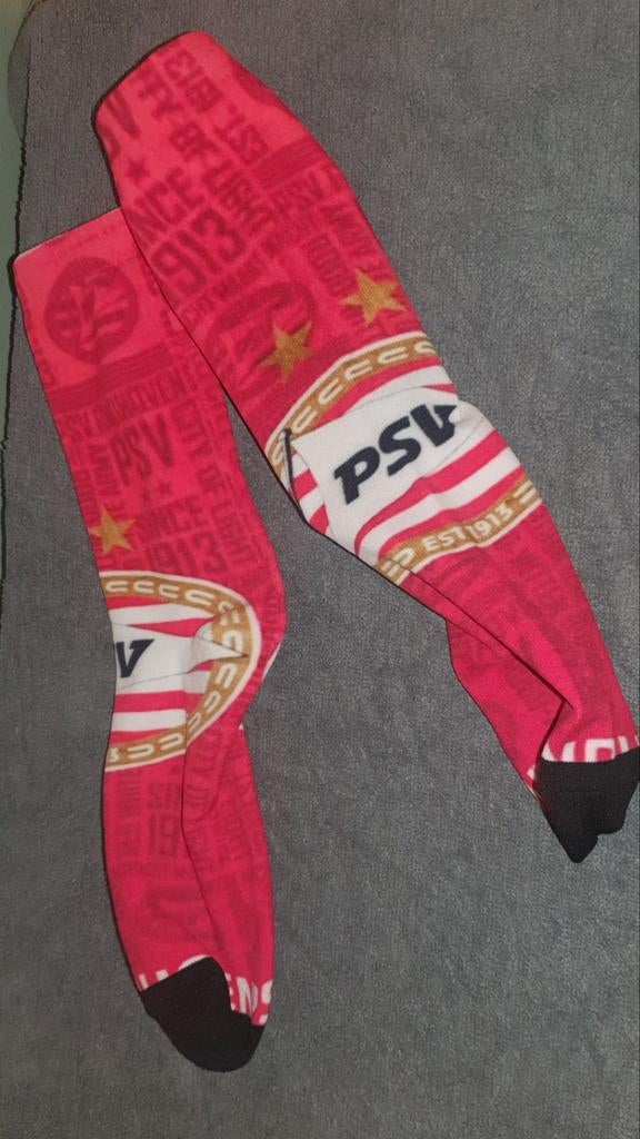 Een paar rode psv sokken. Perfect voor de echte fan!, Verzamelen, Sportartikelen en Voetbal, Nieuw, PSV, Ophalen of Verzenden