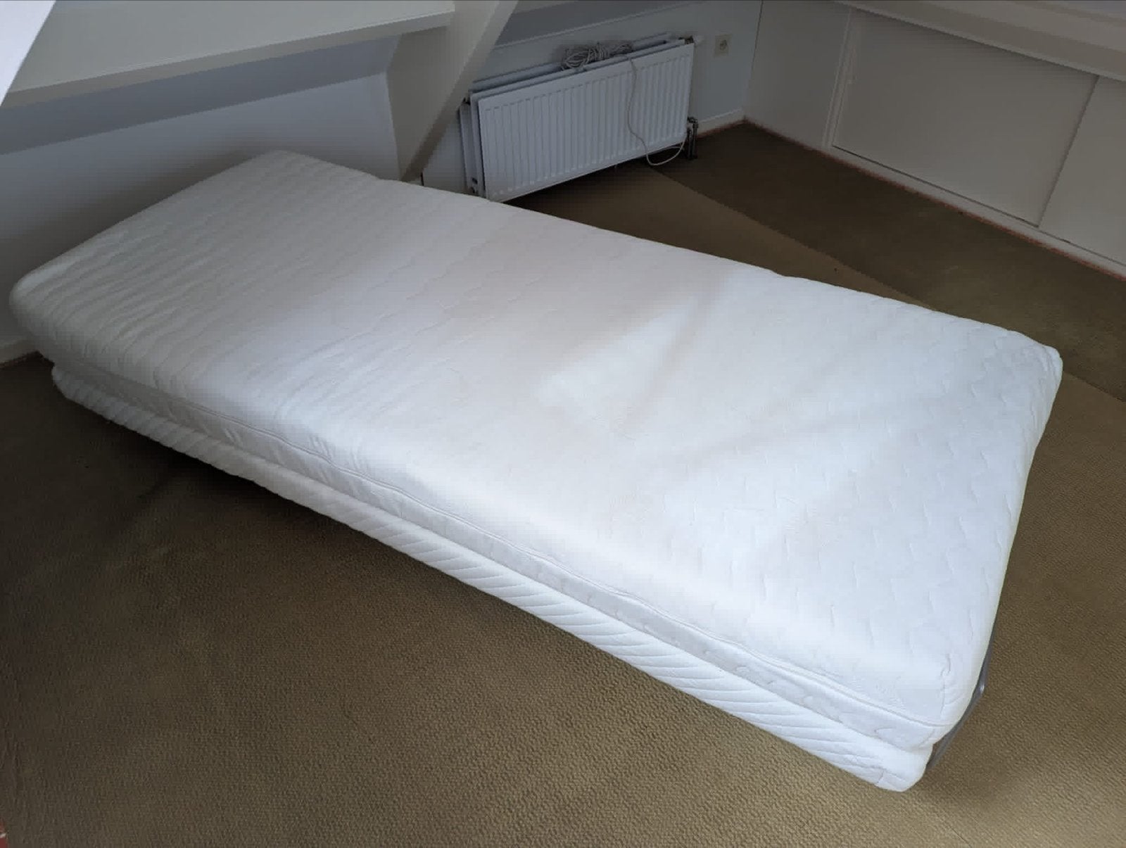 Gratis af te halen: Eenpersoonsbed met matras (200x90cm), Ophalen, Gebruikt, 90 cm, Eenpersoons