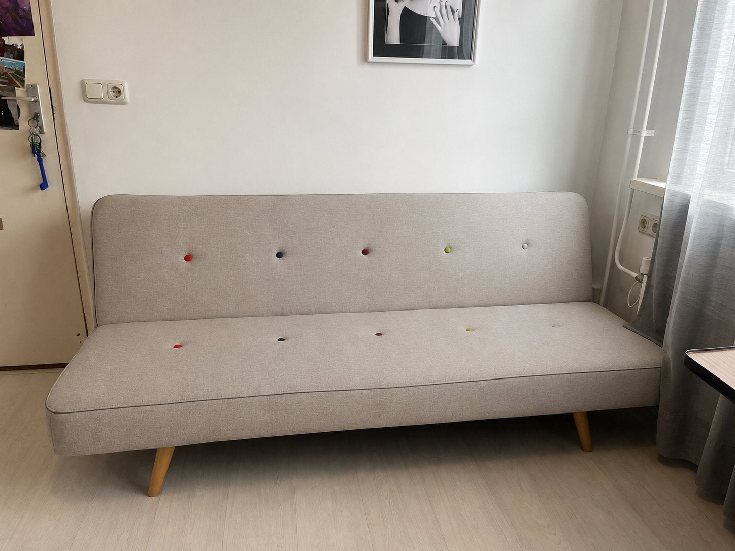 Comfortabele (slaap-)bank met kleurrijke knopen, Huis en Inrichting, Banken | Sofa's en Chaises Longues, Ophalen, Gebruikt, Driepersoons
