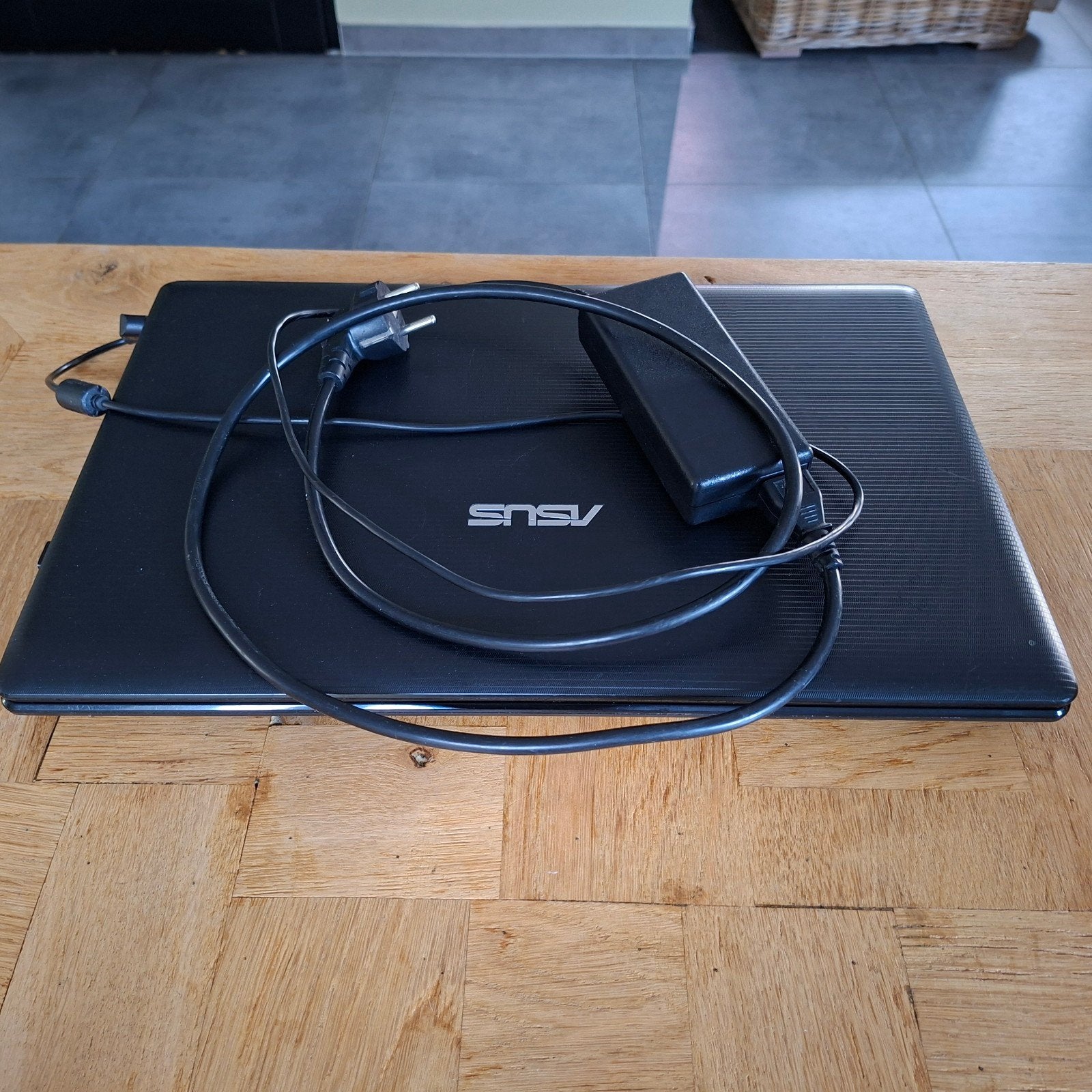 asus X75A 17 inch laptop te koop,internet,email,laptop, Ophalen of Verzenden, 17 inch of meer, 2 tot 3 Ghz