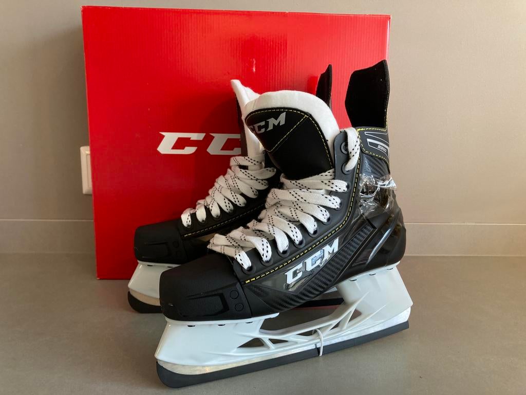 Nieuwe hockeyschaatsen CCM Super Tack 9350 mt 7, Ophalen of Verzenden, Nieuw, Schaatsen