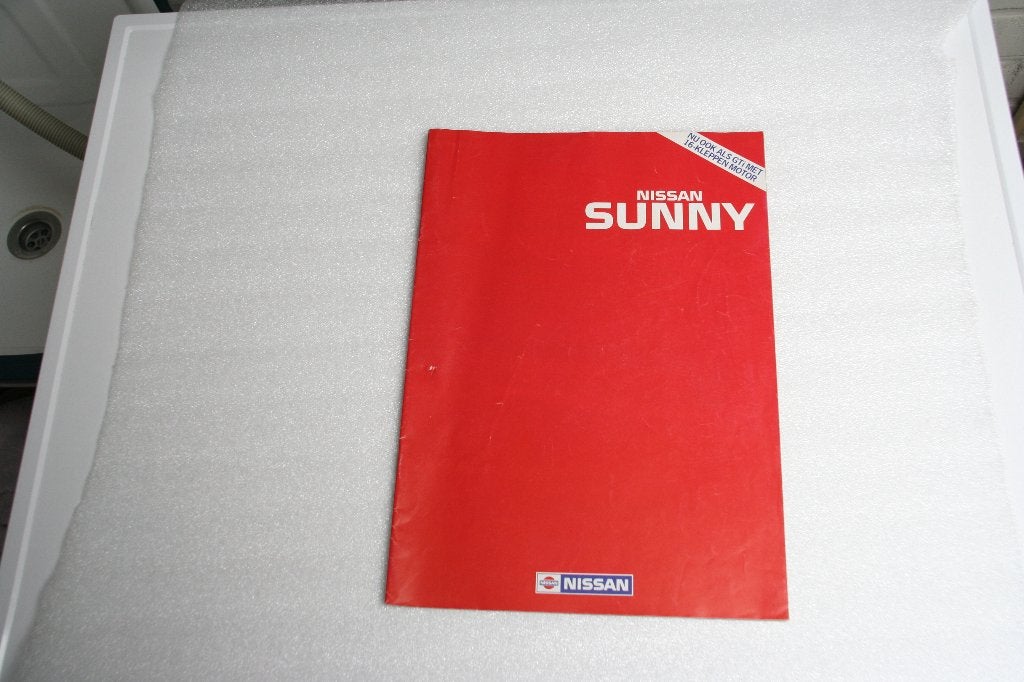 Folder Nissan Sunny (1987) (26), Ophalen of Verzenden, Nieuw, Nissan