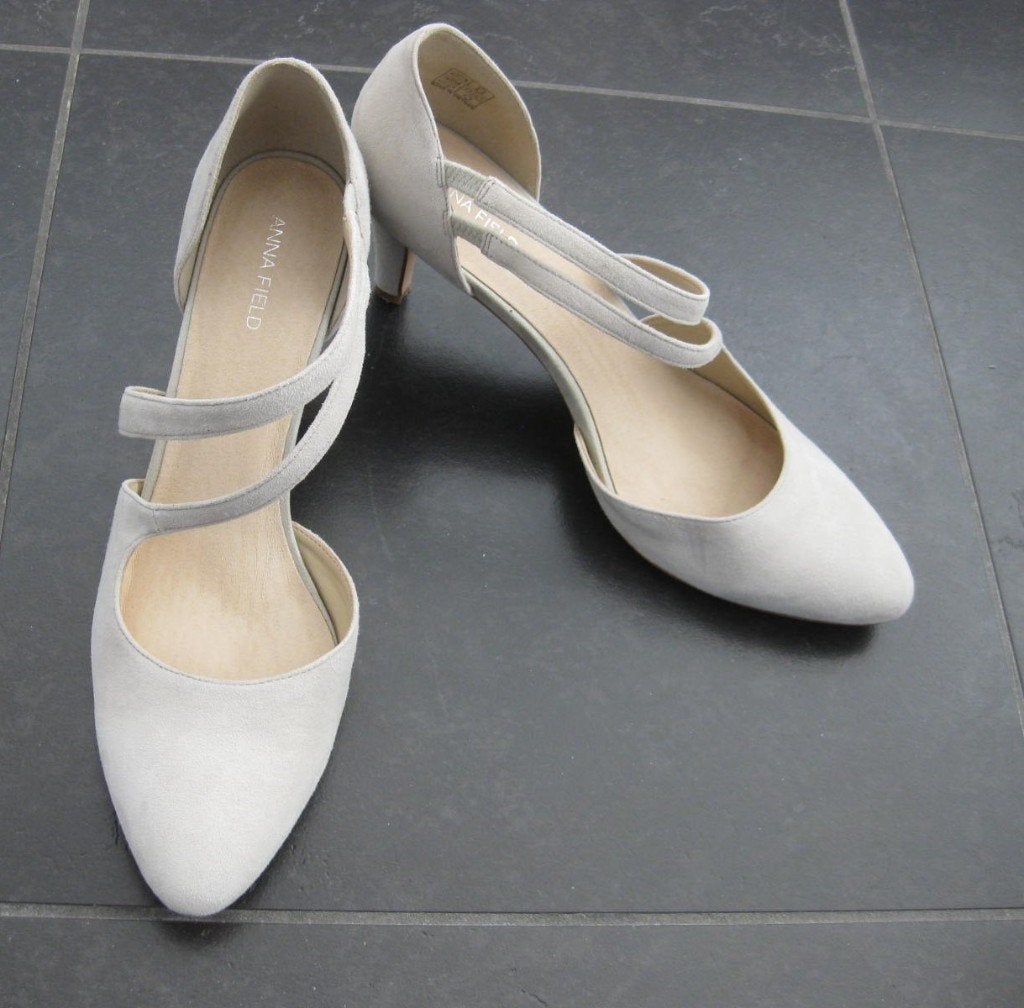 Anna Field pumps met schuine bandjes, crème beige maat 42, Beige, Ophalen of Verzenden, Zo goed als nieuw, Pumps