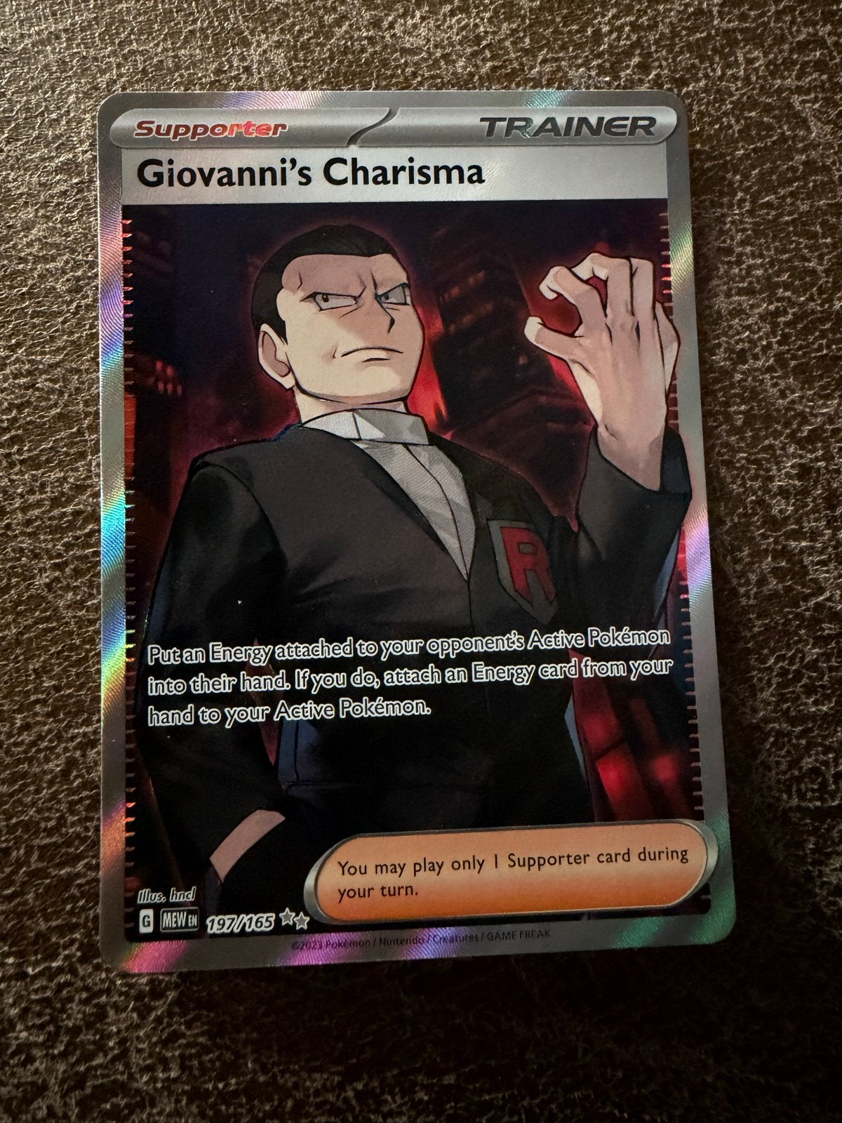Giovanni's Charisma 197/165 - Pokémon Trainer Kaart, Hobby en Vrije tijd, Verzamelkaartspellen | Pokémon, Ophalen of Verzenden