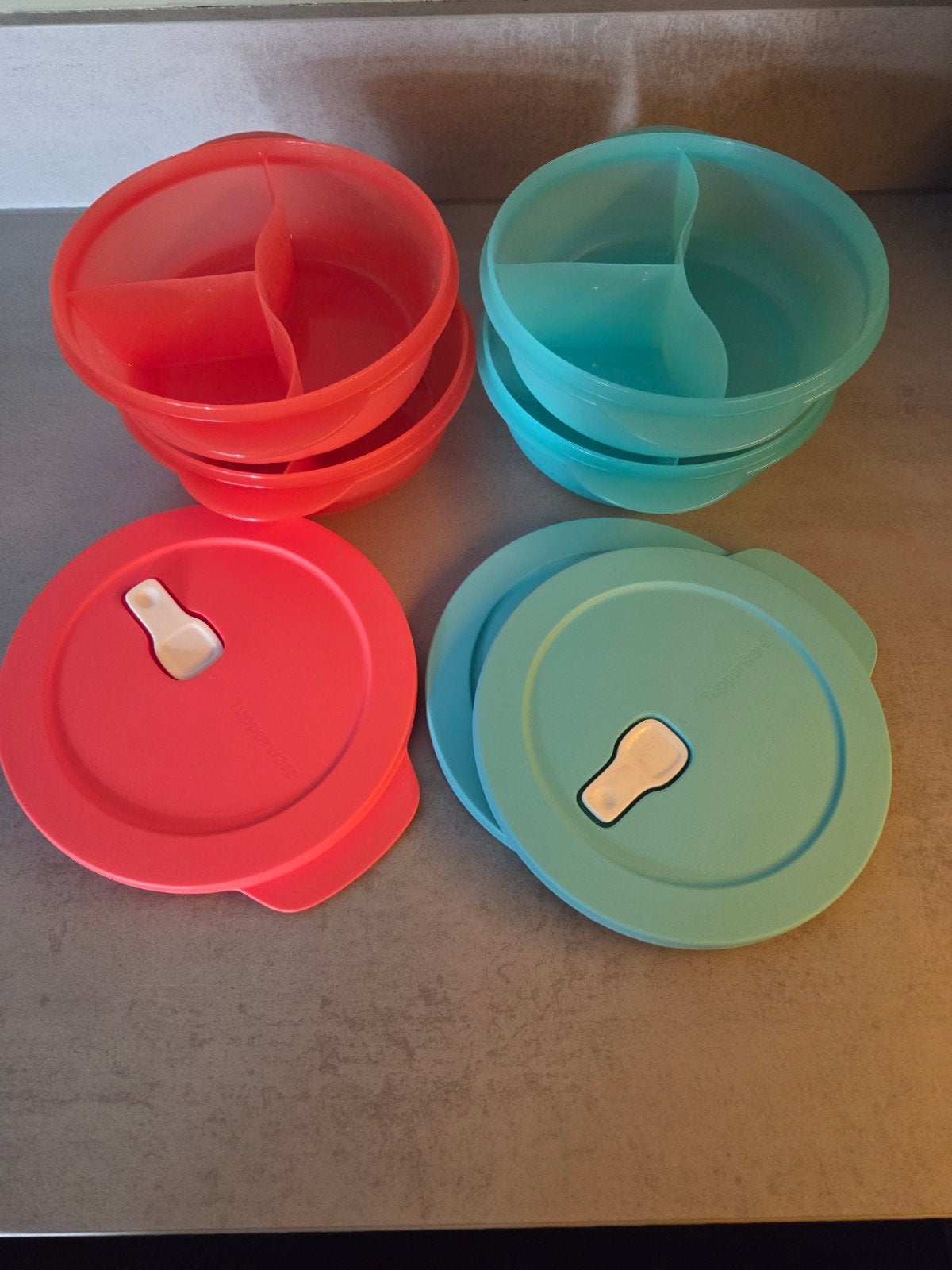 Tupperware magnetron schalen, rood en blauw, gebruikt, Ophalen, Gebruikt, Schaal, Met deksel