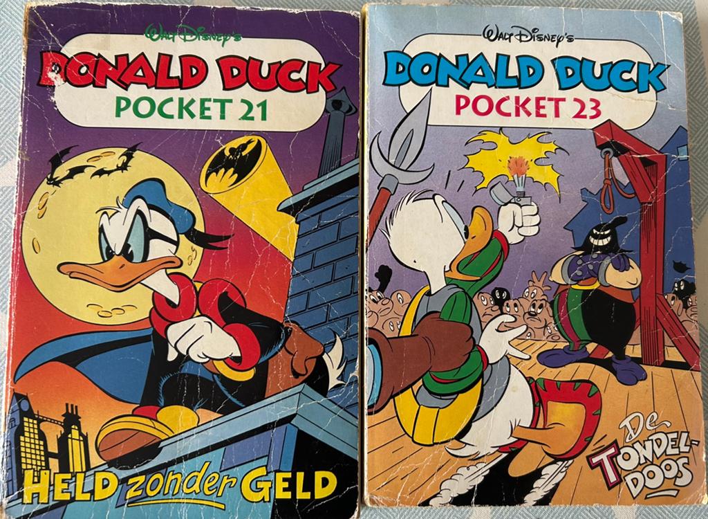 2 oude donald duck pockets, Boeken, Meerdere stripboeken, Ophalen of Verzenden, Gelezen
