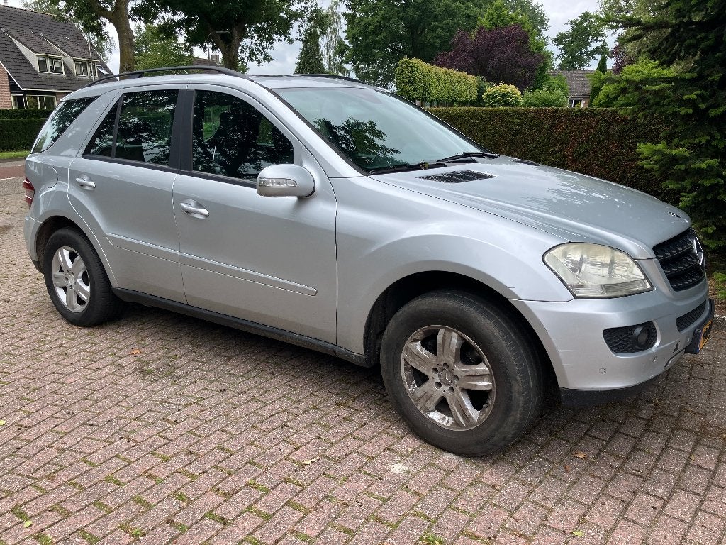 ML320 CDI 2006 met luchtvering!!, Auto's, Euro 5, Zwart, Automatische klimaatregeling, 2996 cc