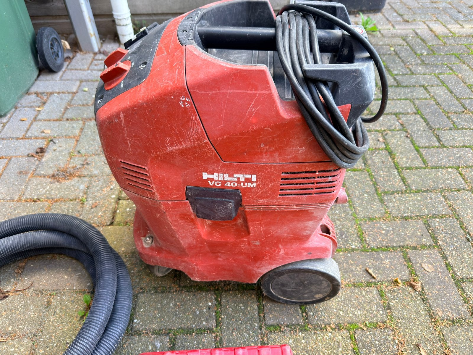 Hilti VC 40 UM M-klasse bouwstofzuiger + accessoireset, Ophalen of Verzenden, Gebruikt, Overige typen