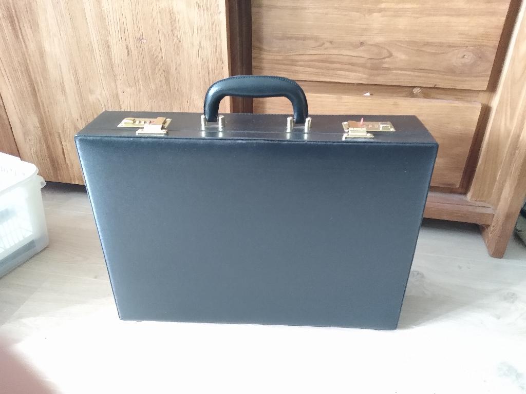 Aktetas koffer zwart met cijferslot h32-b45-d11, Sieraden, Tassen en Uiterlijk, Koffers, Gebruikt, 45 tot 55 cm, Slot, Ophalen of Verzenden