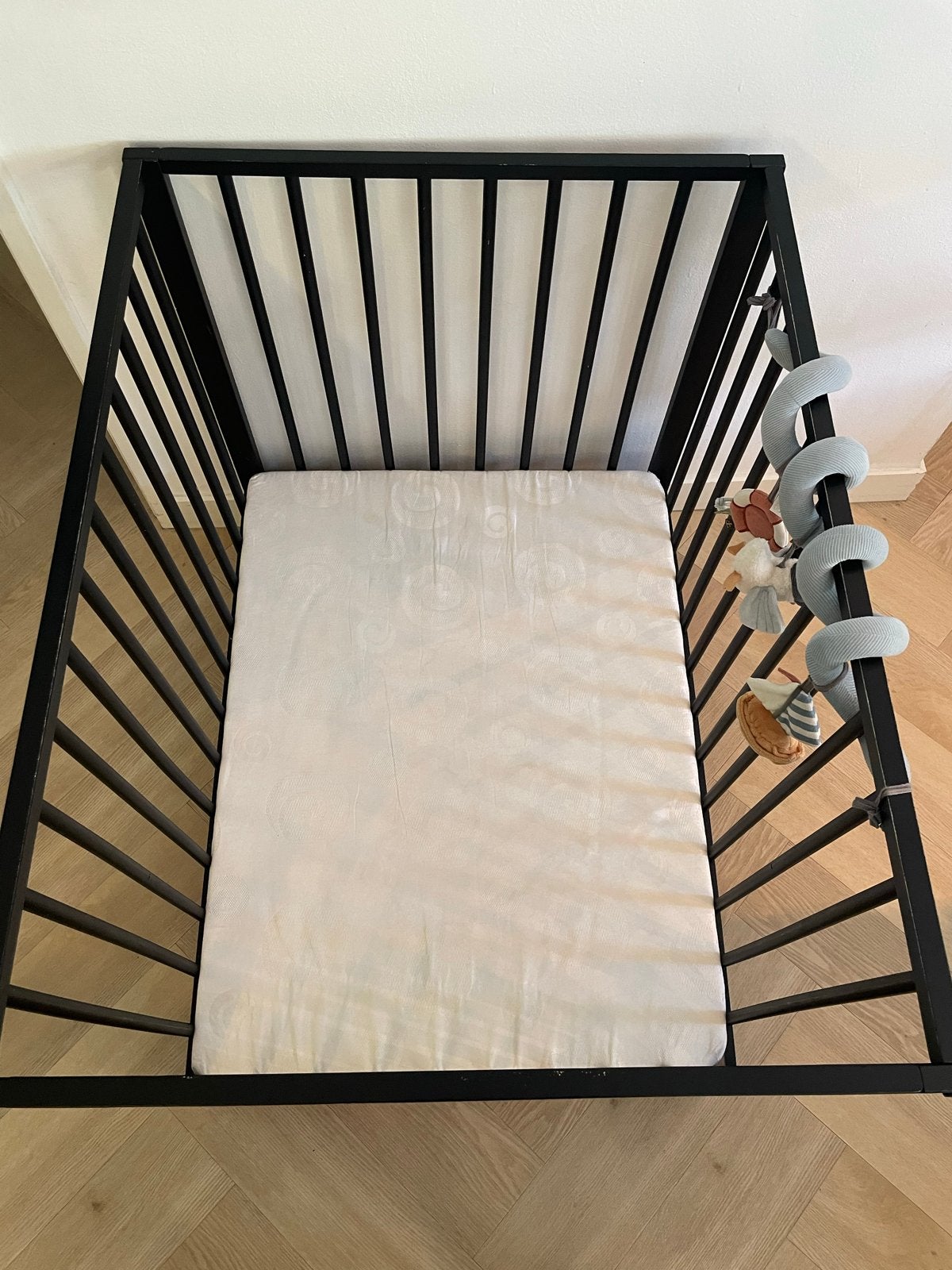 Zwarte box Puck inclusief boxmatras, Ophalen, Gebruikt, Rechthoekig