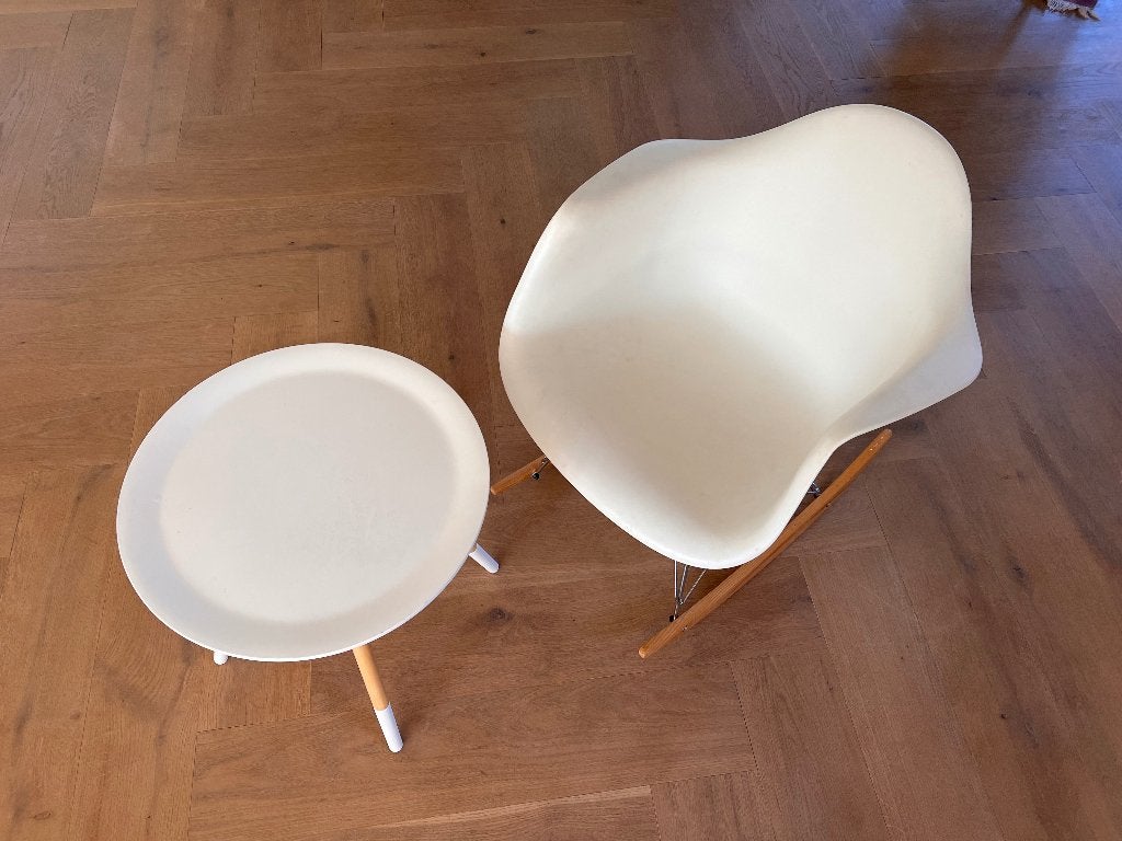 Kuip- schommelstoel met tafeltje, Ophalen, Kunststof, Gebruikt, Wit