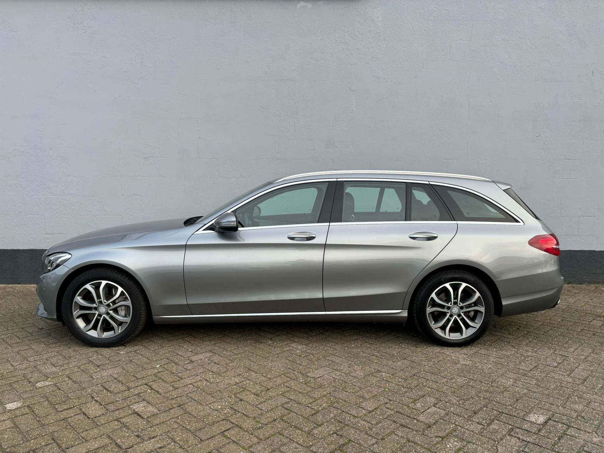 Foto 2 van Mercedes-Benz C-klasse Estate 350 e - Led - Camera - Stoel V