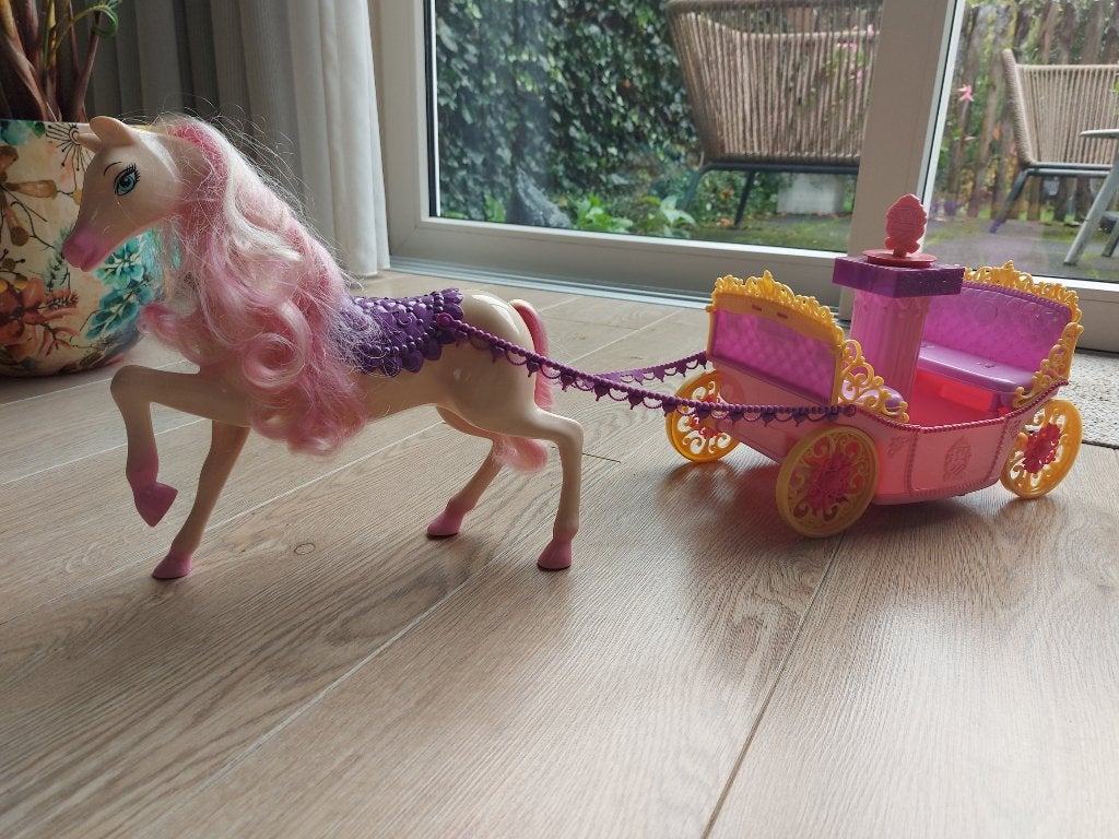 Koets met paard Barbie/ Mattel 2010, Ophalen, Gebruikt