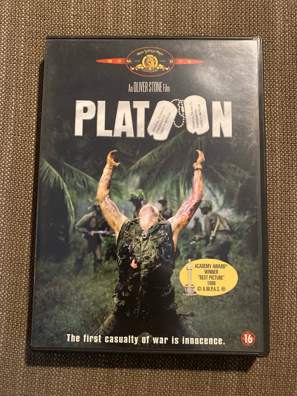Platoon dvd - Oliver Stone's oorlogsklassieker, Vanaf 16 jaar, Ophalen of Verzenden, Zo goed als nieuw, Overige genres