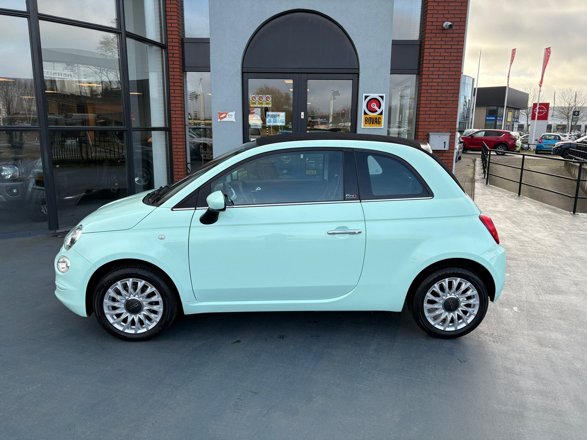 Fiat 500 CABRIO 1.2 Star Verde Lattementa Apple AIRCO LMV, Auto's, Voorwielaandrijving, Dealer onderhouden, Gebruikt, 4 cilinders