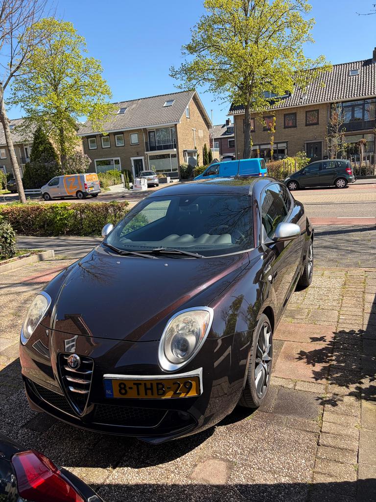 Alfa Romeo MiTo 0.9 TwinAir Distinctive 2014 Zwart, Auto's, Alfa Romeo, Voorwielaandrijving, Origineel Nederlands, 24 km/l, Handgeschakeld