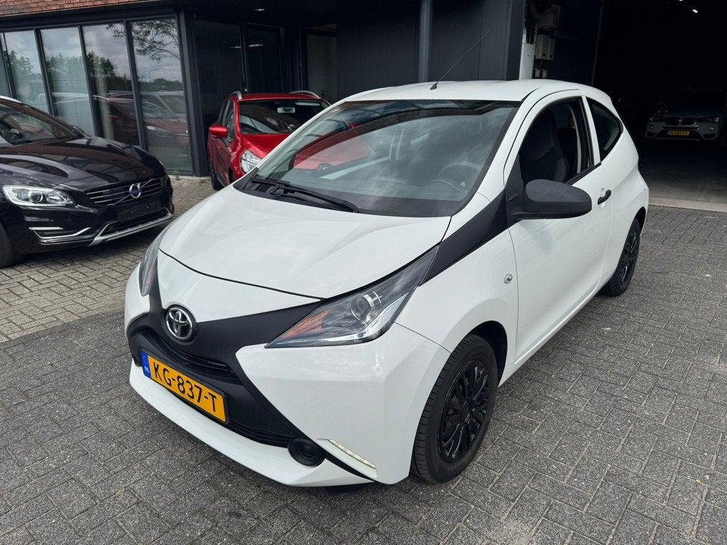 Toyota Aygo 1.0 VVT-i x-now AIRCO CRUISE APK APRIL 2027 ORIG, Voorwielaandrijving, Gebruikt, Euro 6, 4 stoelen
