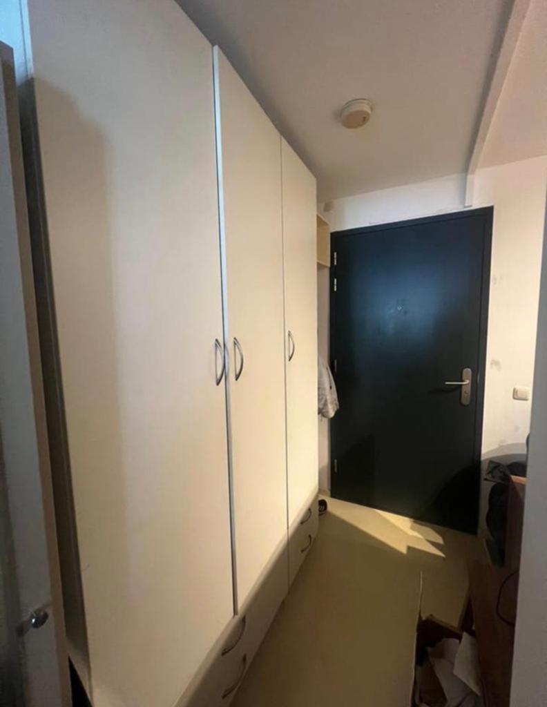 Mooie grote kleding kast gratis 1.50 breed, Huis en Inrichting, Kasten | Kledingkasten, Ophalen, Met deur(en), 200 cm of meer