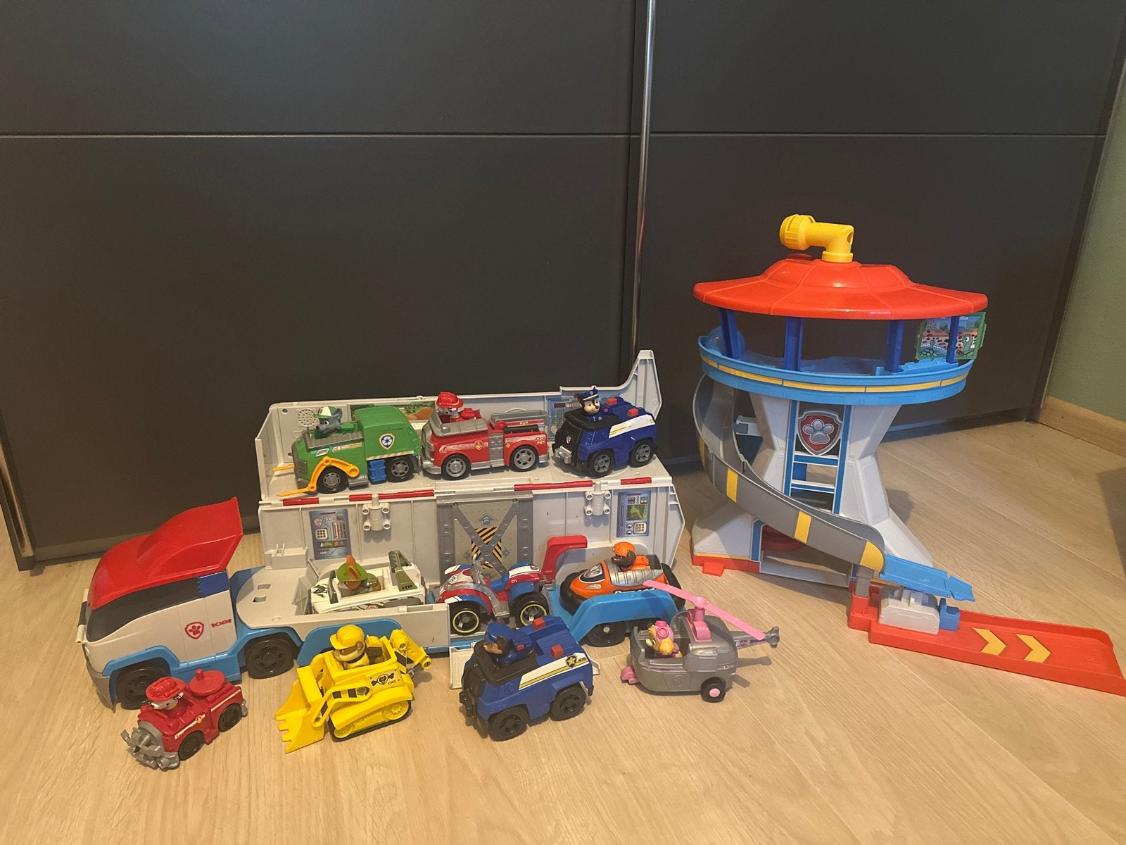 Paw Patrol Uitkijktoren, Truck en Voertuigen Speelset, Ophalen, Gebruikt
