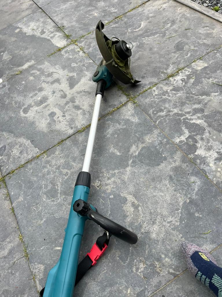 Makita 18v grastrimmer, Ophalen of Verzenden, Zo goed als nieuw, Accu