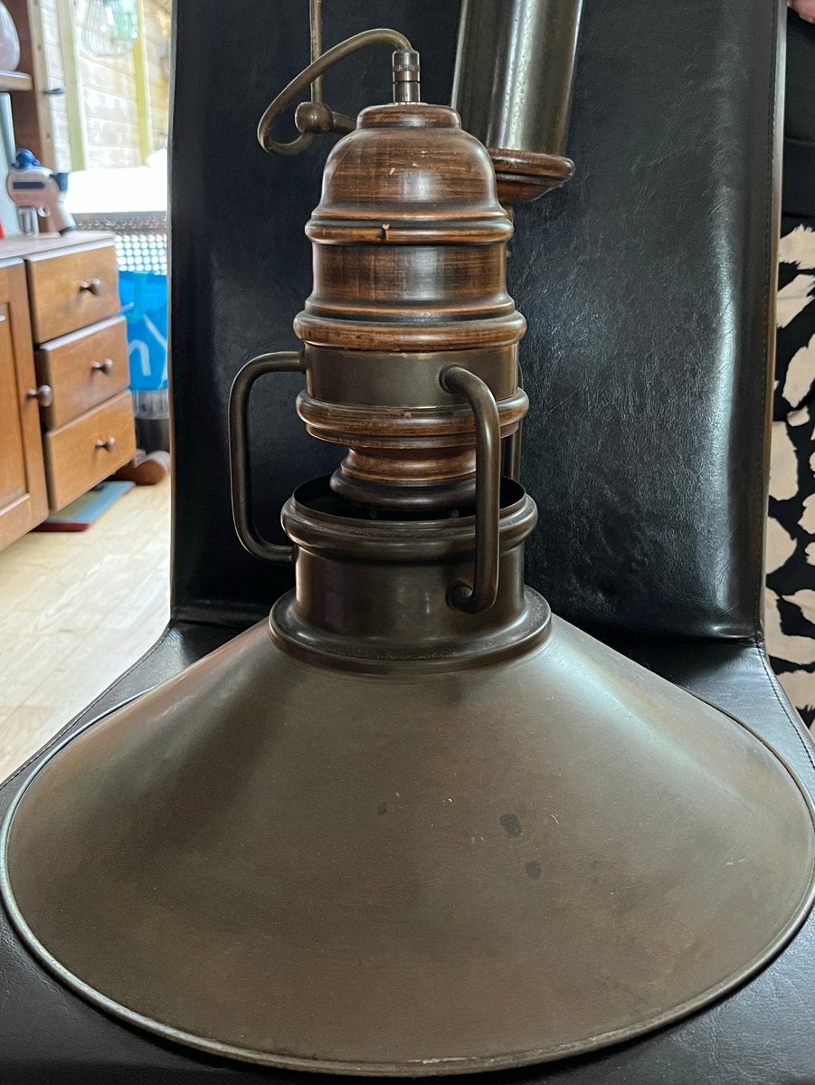 Antieke zware lamp met contragewichten, Ophalen