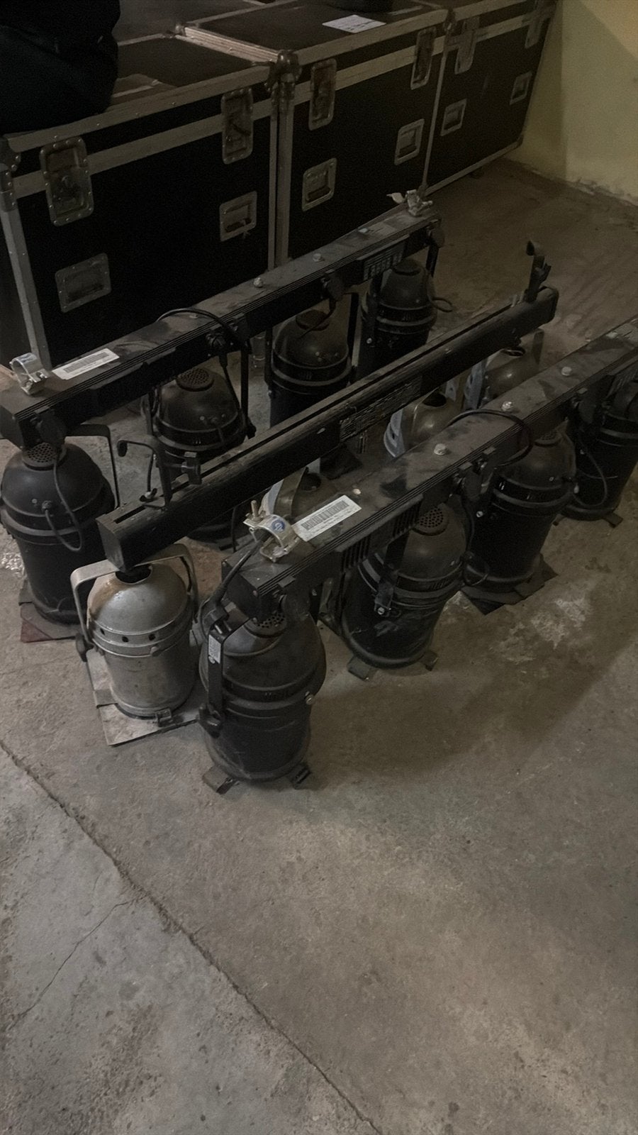 Par 64 12 stuks (prijs voor alles incl bar), Ophalen, Gebruikt, Licht