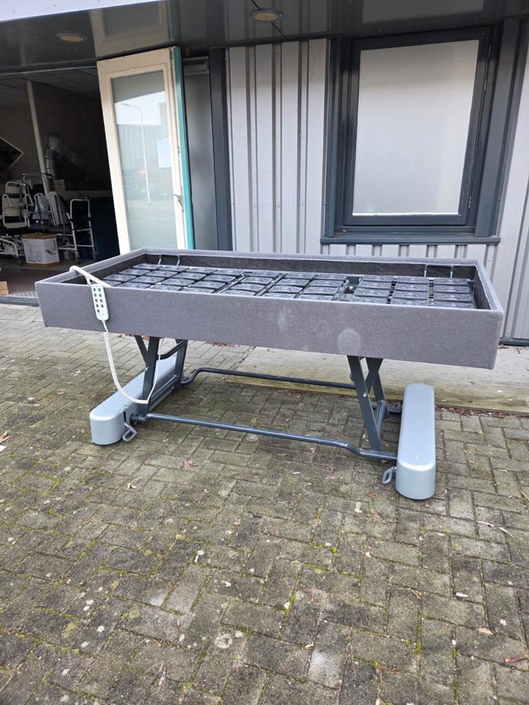Lima 1000 verpleegbed / zorgbed / hoog laag bed van 2023!, Ophalen