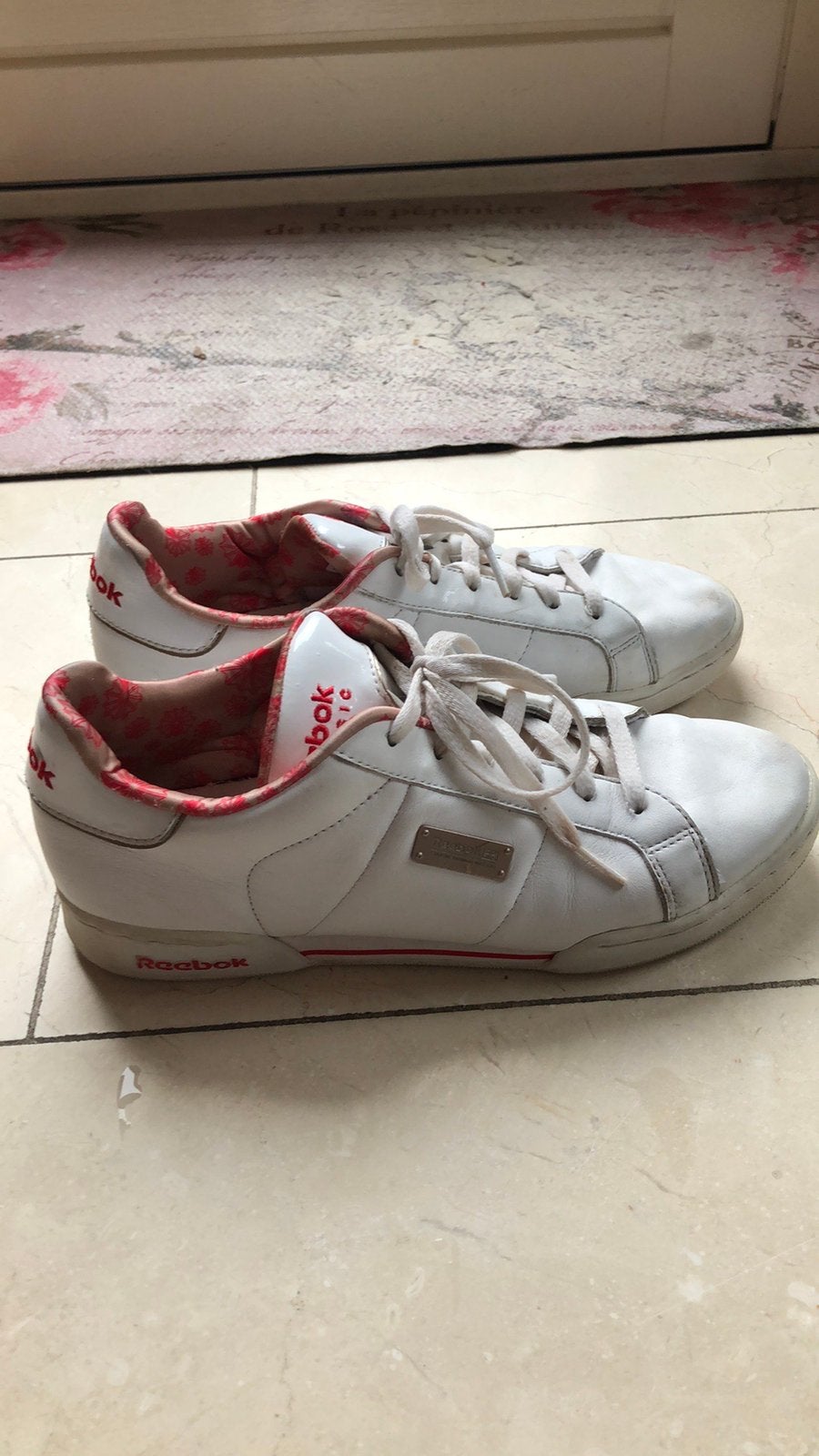 Reebok Classic witte sneakers 41 sportschoenen wit, Kleding | Dames, Wit, Ophalen of Verzenden, Gedragen, Sneakers of Gympen
