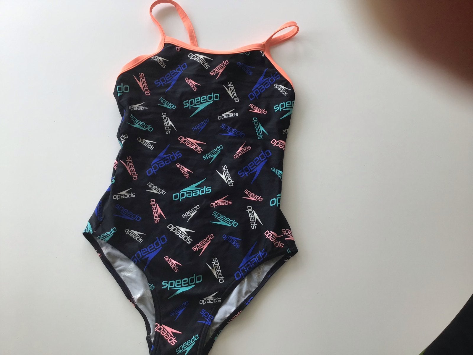 Speedo Badpak Zwart met Kleurrijke Logo's - Maat 15-16 jaar, Kleding | Dames, Badmode en Zwemkleding, Ophalen of Verzenden, Zo goed als nieuw