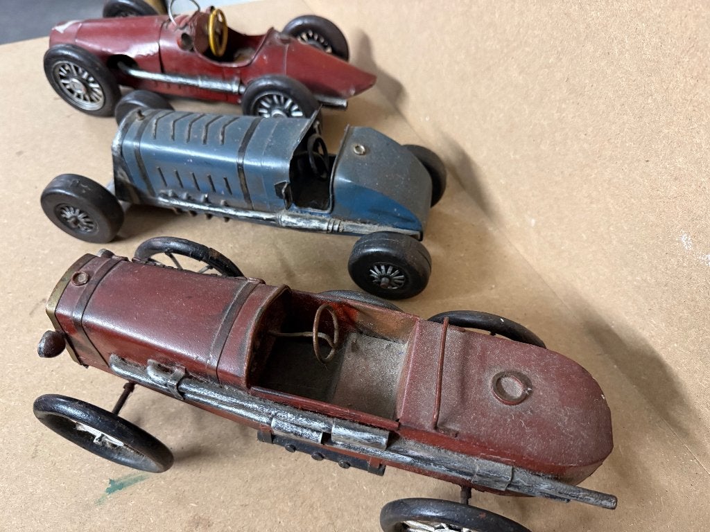 Antiek blikken speelgoed auto’s, Ophalen
