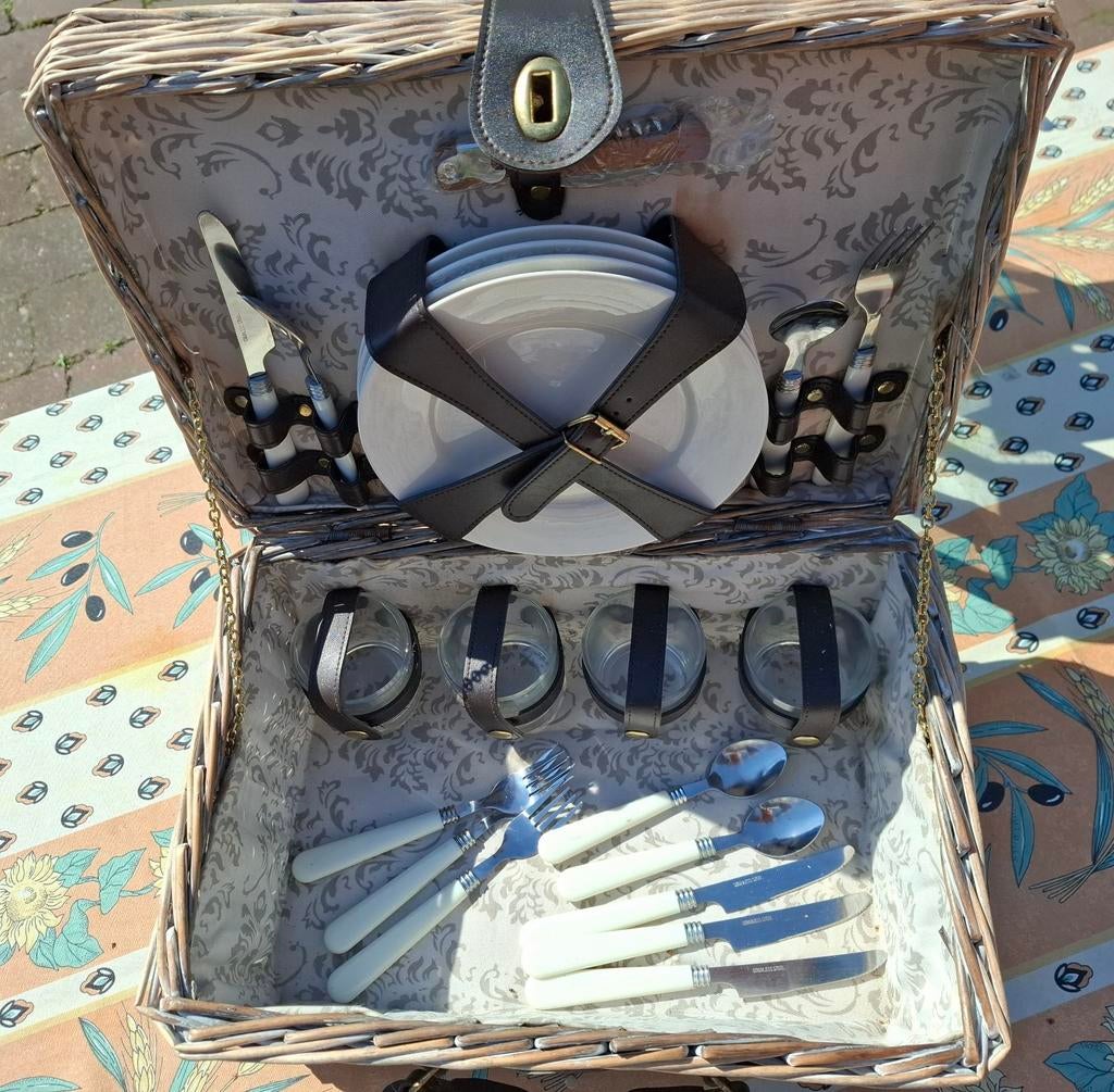 Complete picknickmand voor 4 personen, Ophalen, Gebruikt