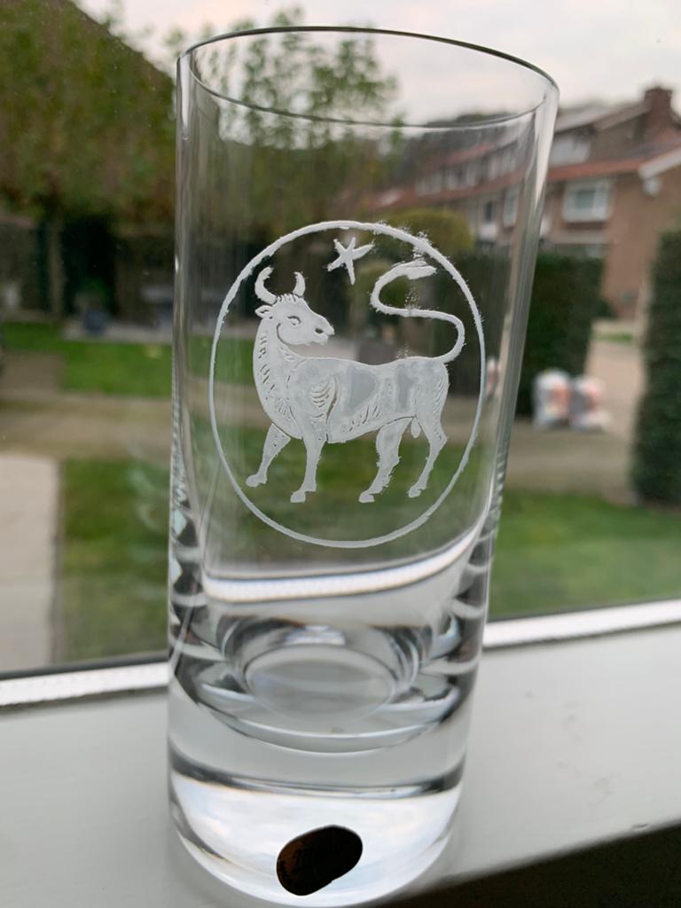 Kristallen glas merk MOSER met sterrenbeeld STIER, Ophalen of Verzenden, Zo goed als nieuw, Overige typen