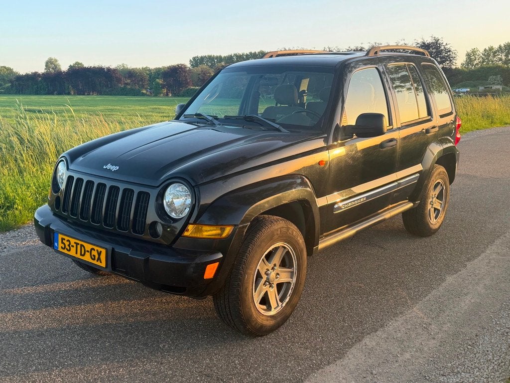 Jeep Cherokee 3.7 V6 Challenger Limited 65th Anniversary edi, Auto's, Jeep, Automaat, Gebruikt, 3360 kg, Zwart