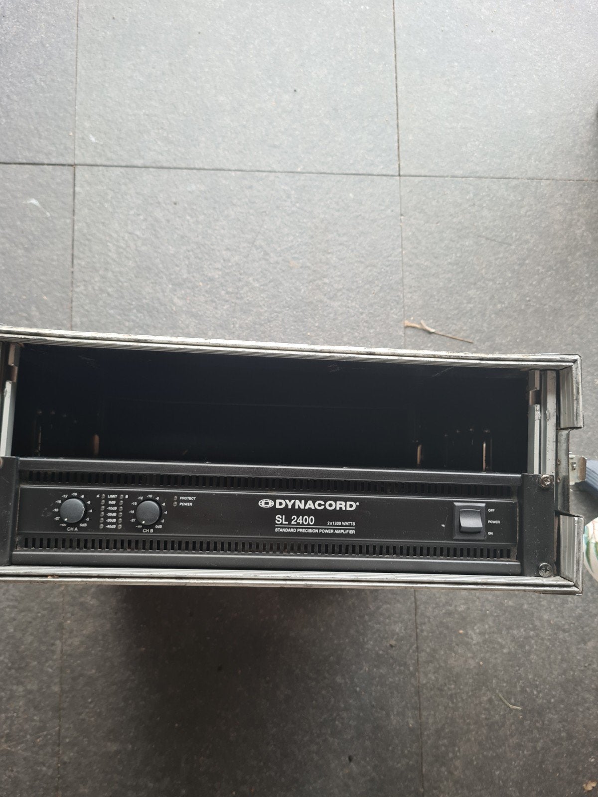 Dynacord SL2400 Eindversterker in Flightcase, Ophalen, Gebruikt