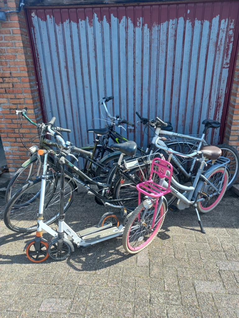 Diverse fietsen en steps o.a. Bulls en Wheeler, Ophalen, Gebruikt, Elektrische step (E-scooter)