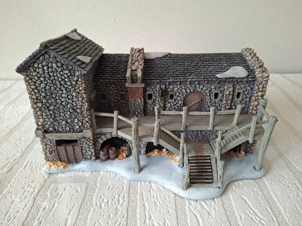 Department 56 Castle Black Game of Thrones led MET DOOS, Ophalen of Verzenden, Zo goed als nieuw, Groter dan 1:35, Diorama