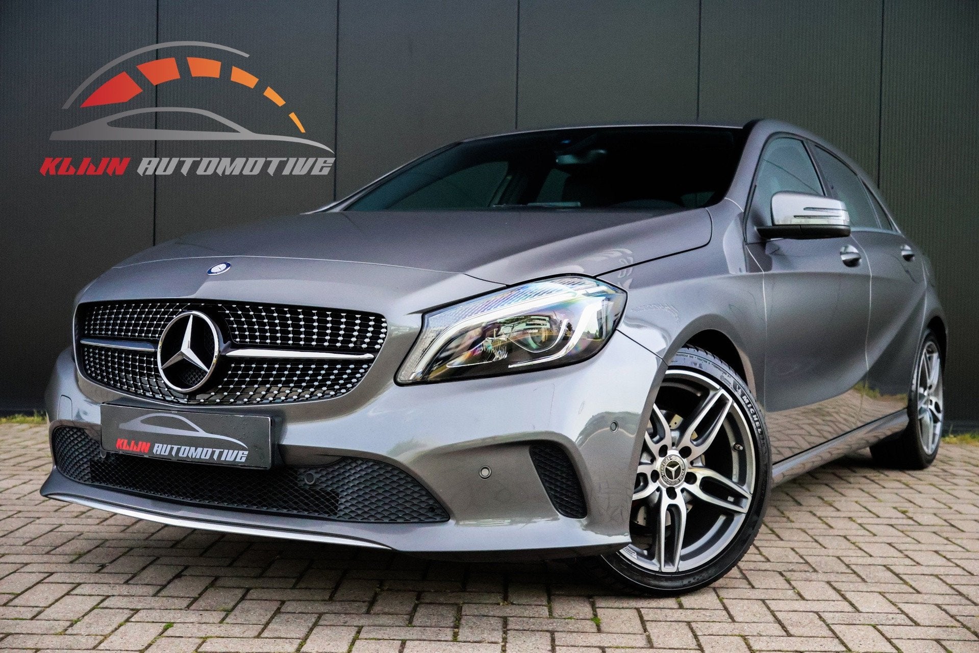 Mercedes-Benz A-klasse 180, car play, cruise, led, facelift,, Auto's, Gebruikt, 4 cilinders, Leder en Stof, 122 pk