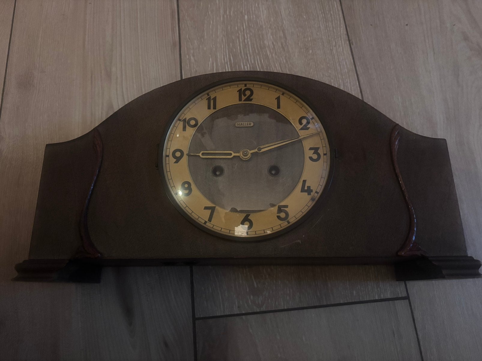 Nette haler klok pendule, Ophalen