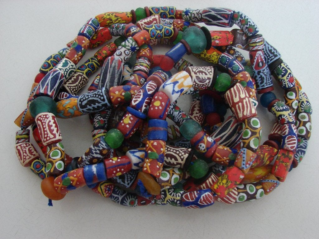 Kettingen etnische handgemaakte glazen Krobo kralen., Sieraden, Tassen en Uiterlijk, Kettingen, Verzenden, Nieuw, Overige kleuren