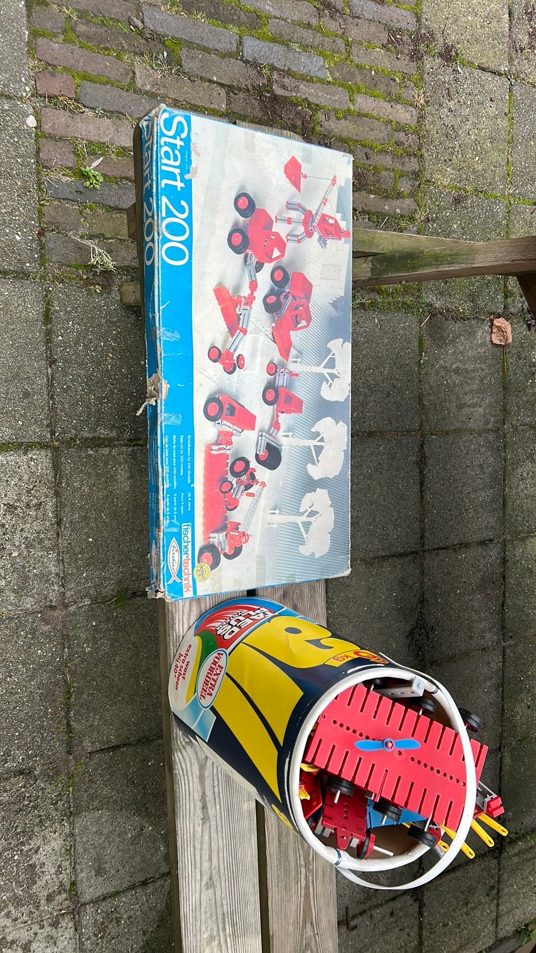 Vintage speelgoed, Ophalen
