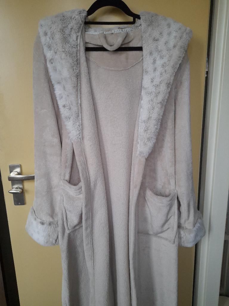 Badjas beige crème snow leopard  met capuchon mt M-L, Hunkemoller, Ophalen of Verzenden, Zo goed als nieuw, Maat 38/40 (M)