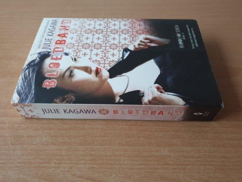 4x Julie Kagawa, ned, per stuk te koop, Verzenden, Gelezen, Julie Kagawa