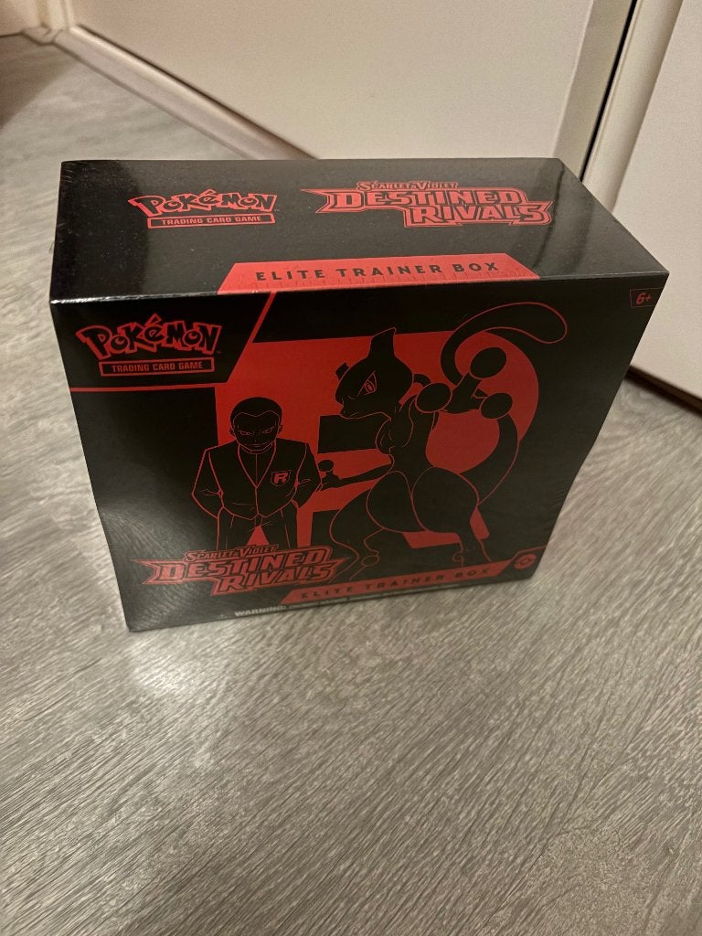 Pokemon Destined Rivals ETB, Ophalen of Verzenden, Nieuw, Boosterbox