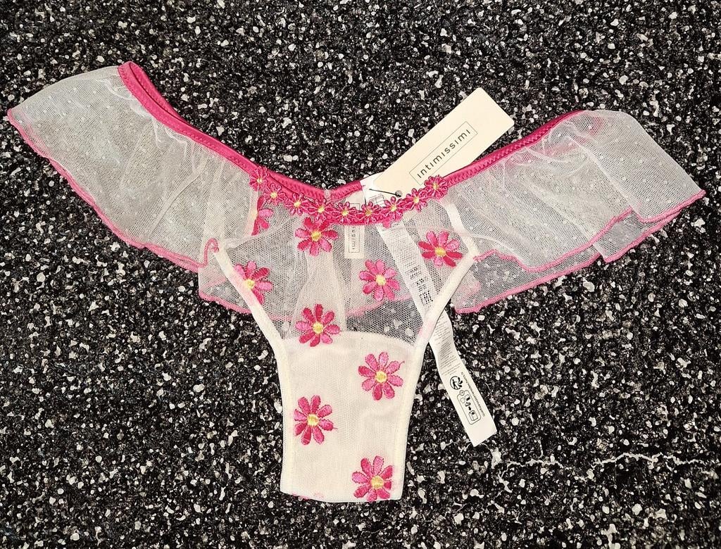Nieuwe romantische string van Intimissimi maat 36 (S), Kleding | Dames, Ondergoed en Lingerie, Verzenden, Wit, String