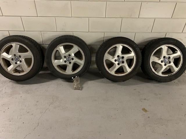 Volvo lichtmetalen velgen 16 inch met winterbanden 205/55R16, Ophalen, Gebruikt, Volvo