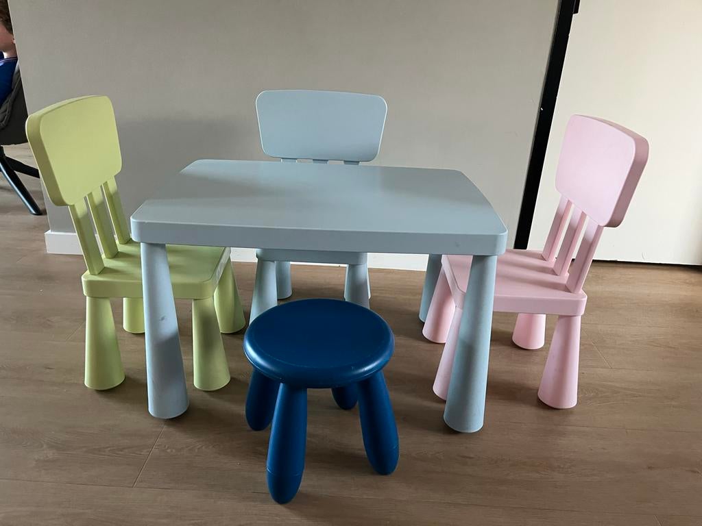 IKEA Mammut tafel met 3 stoelen en een krukje, Ophalen, Gebruikt, Tafel(s) en Stoel(en)