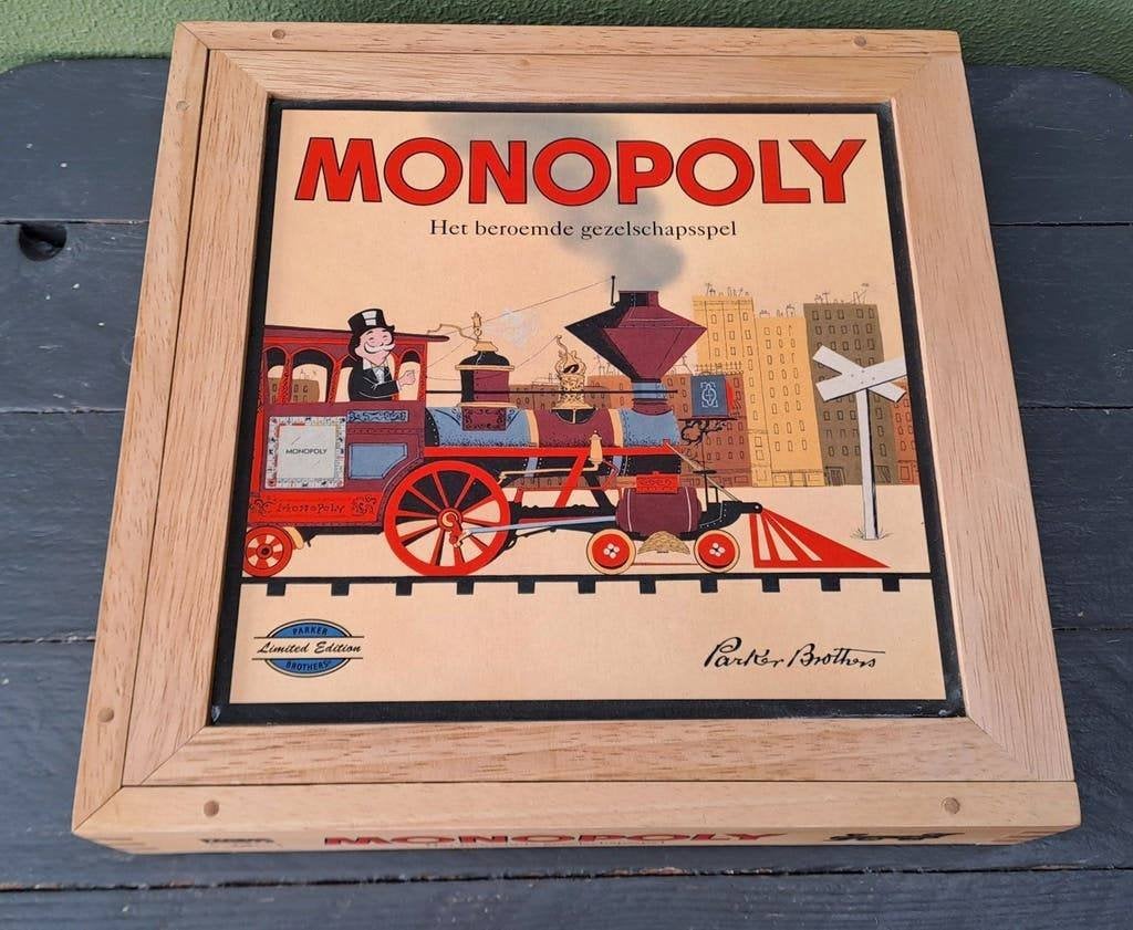 Monopoly limited edition in houten box, Onbekend, Ophalen of Verzenden, Zo goed als nieuw, Onbekend