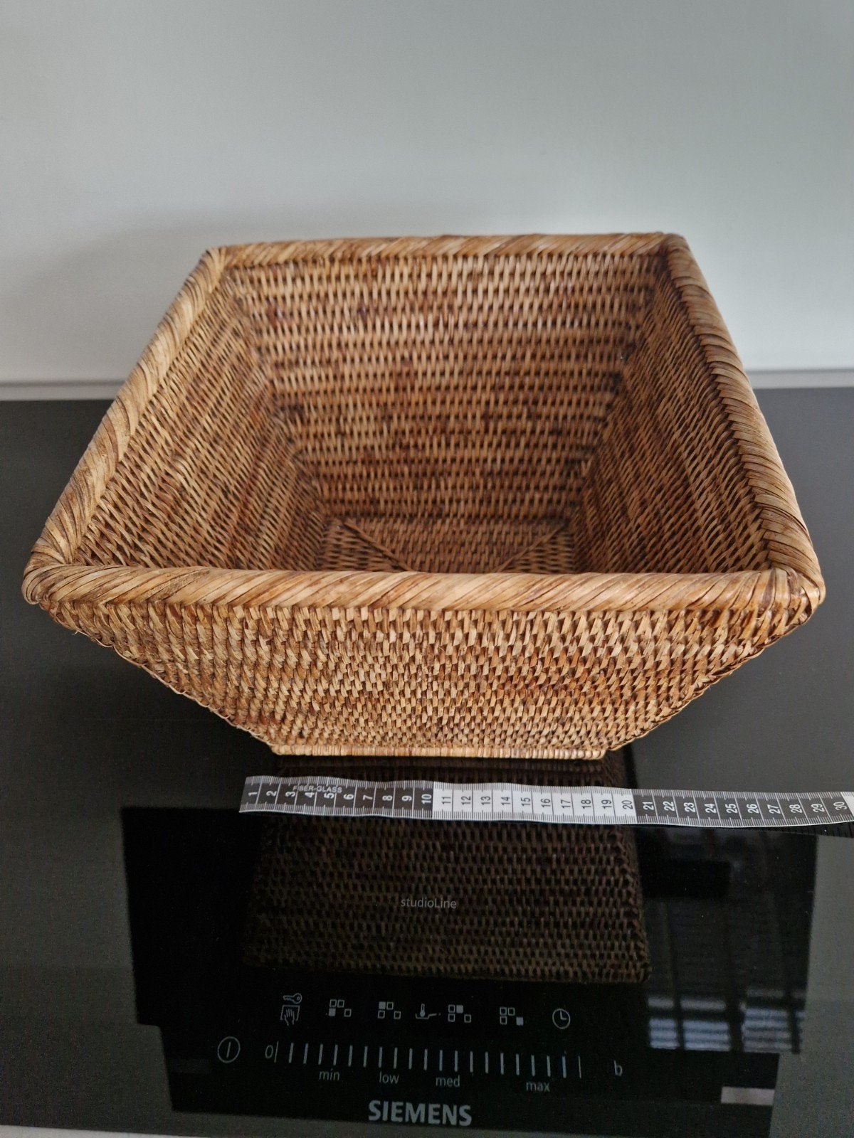 Rotan mand vierkant - Handgemaakt, Ophalen, Mand, Vierkant, Zo goed als nieuw