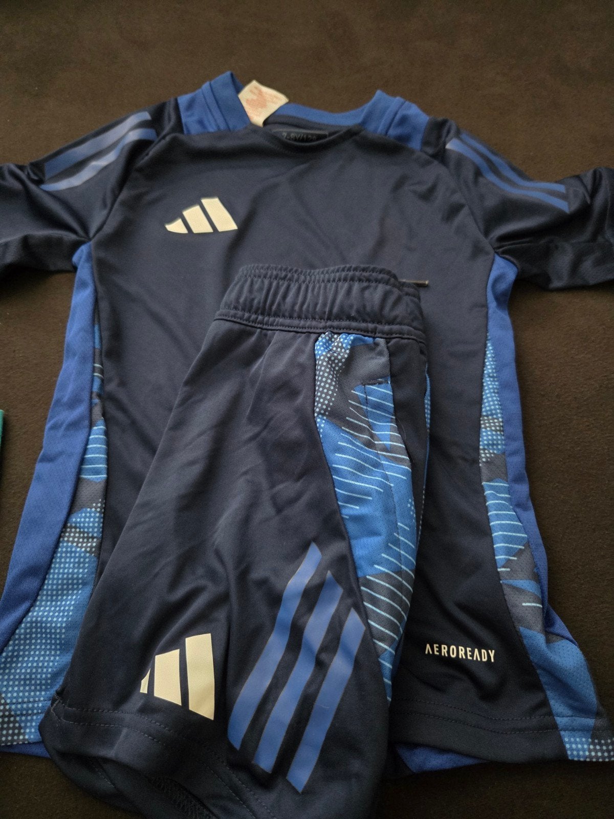 Adidas zomer set, Kinderen en Baby's, Kinderkleding | Maat 128, Ophalen