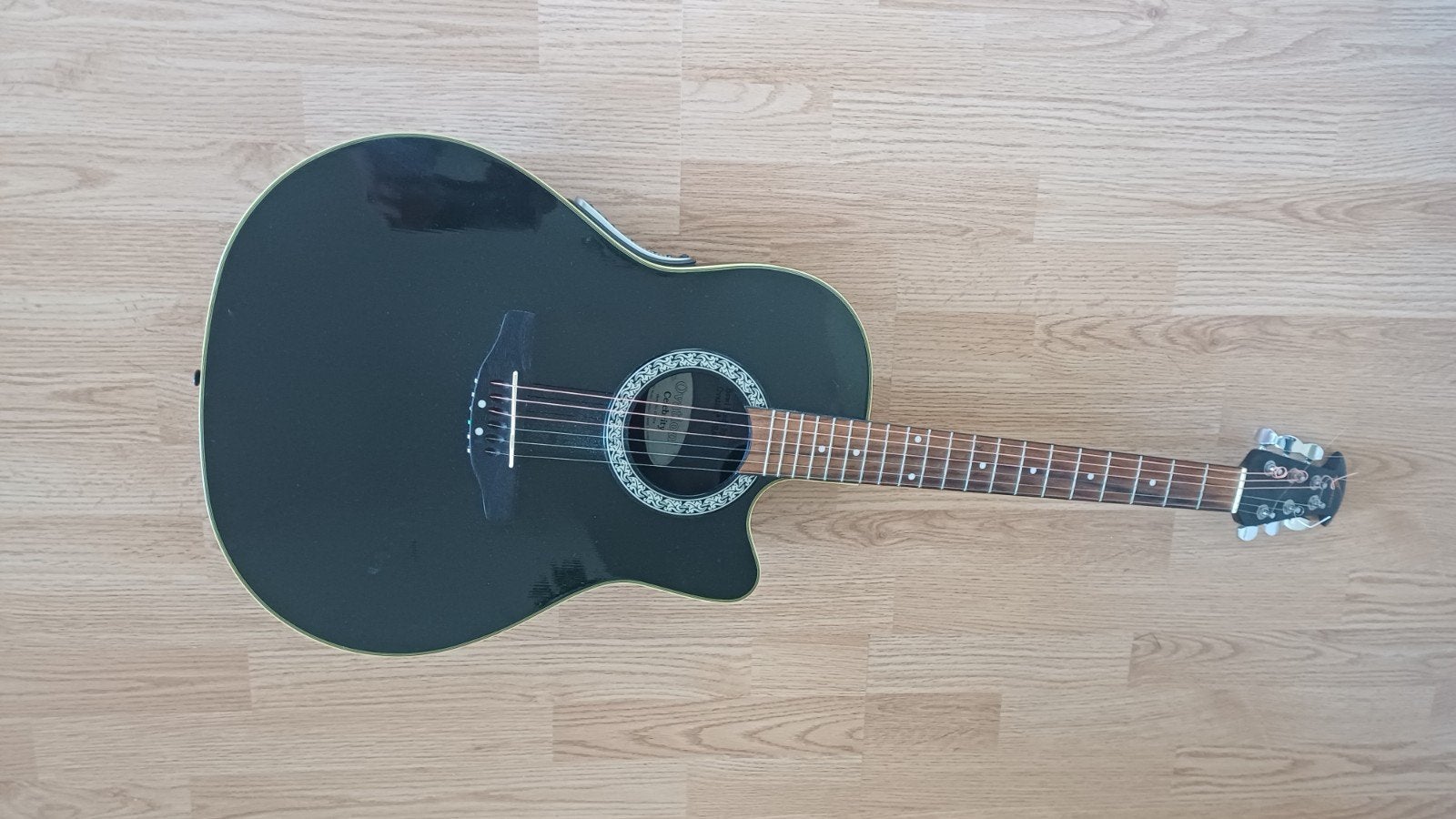 Ovation Celebrity Westerngitaar met element en hoes, Ophalen, Gebruikt, Western- of Steelstringgitaar, Met koffer